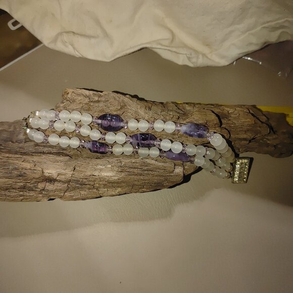 Purple Glass Beaded Bracelet Rhinestone Vintage Triple Strand White Clasp Pearl - Picture 12 of 12